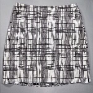 Loft Stylish Black and White Plaid Women's Skirt Size 8P